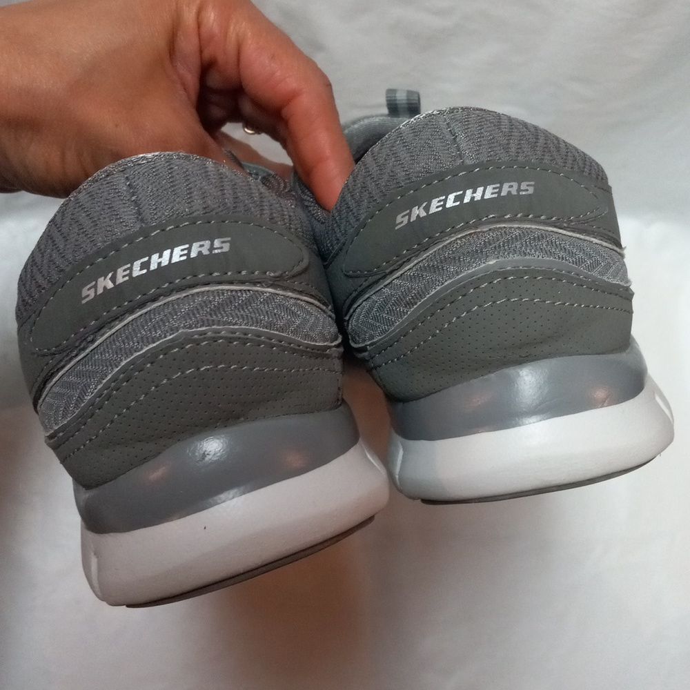 Skechers Women's TGIF Running Sneakers  Shoes Size 10 - Picture 8 of 11